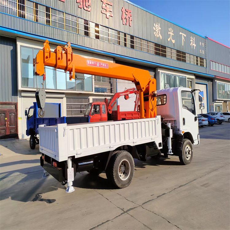 威县三轮随车吊定制 农用改装机自备吊中瑞长期出售